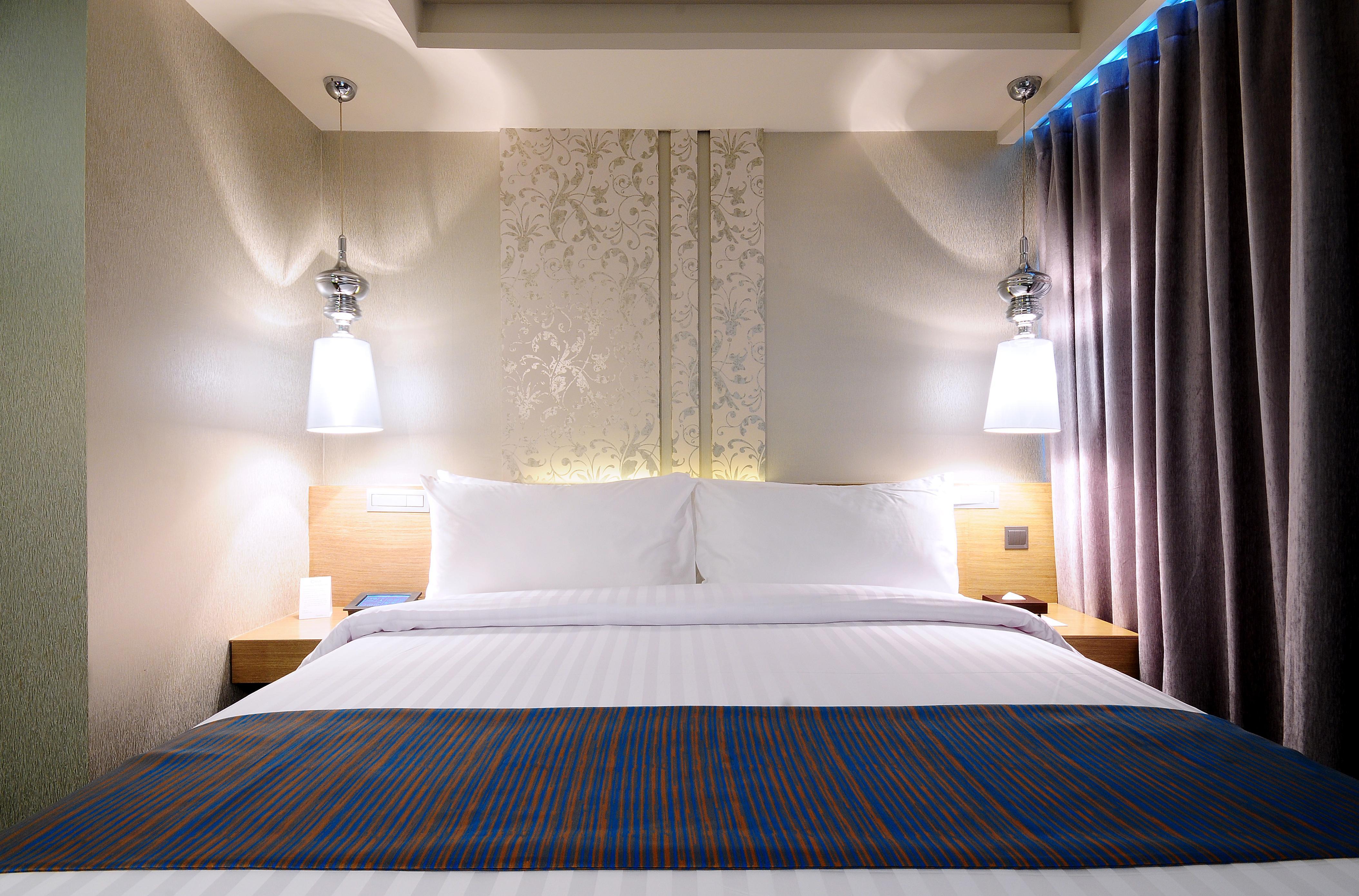 Citrus Sukhumvit 13 Nana Bangkok by Compass Hospitality Hotel Bagian luar foto