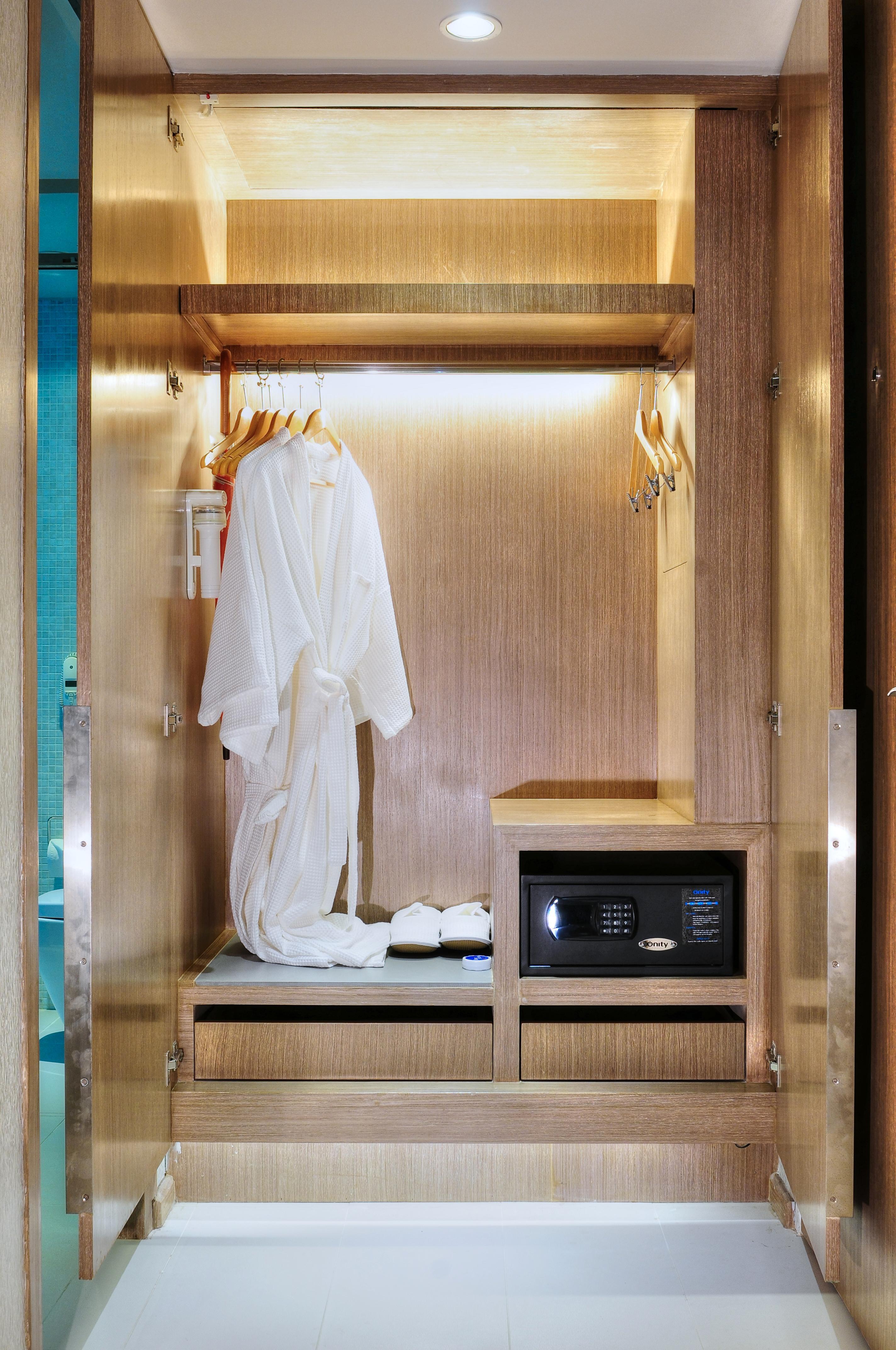 Citrus Sukhumvit 13 Nana Bangkok by Compass Hospitality Hotel Bagian luar foto