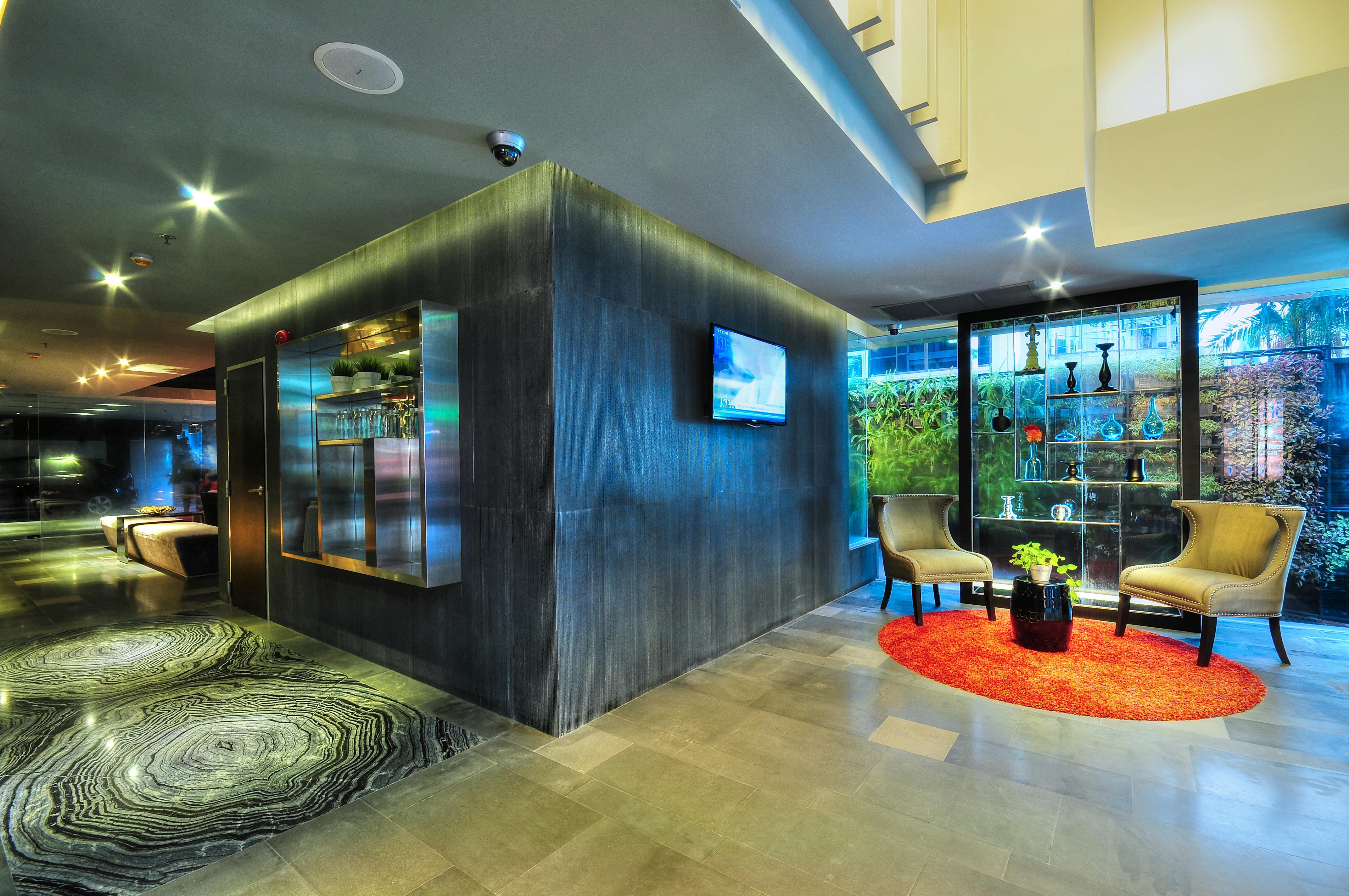 Citrus Sukhumvit 13 Nana Bangkok by Compass Hospitality Hotel Bagian luar foto