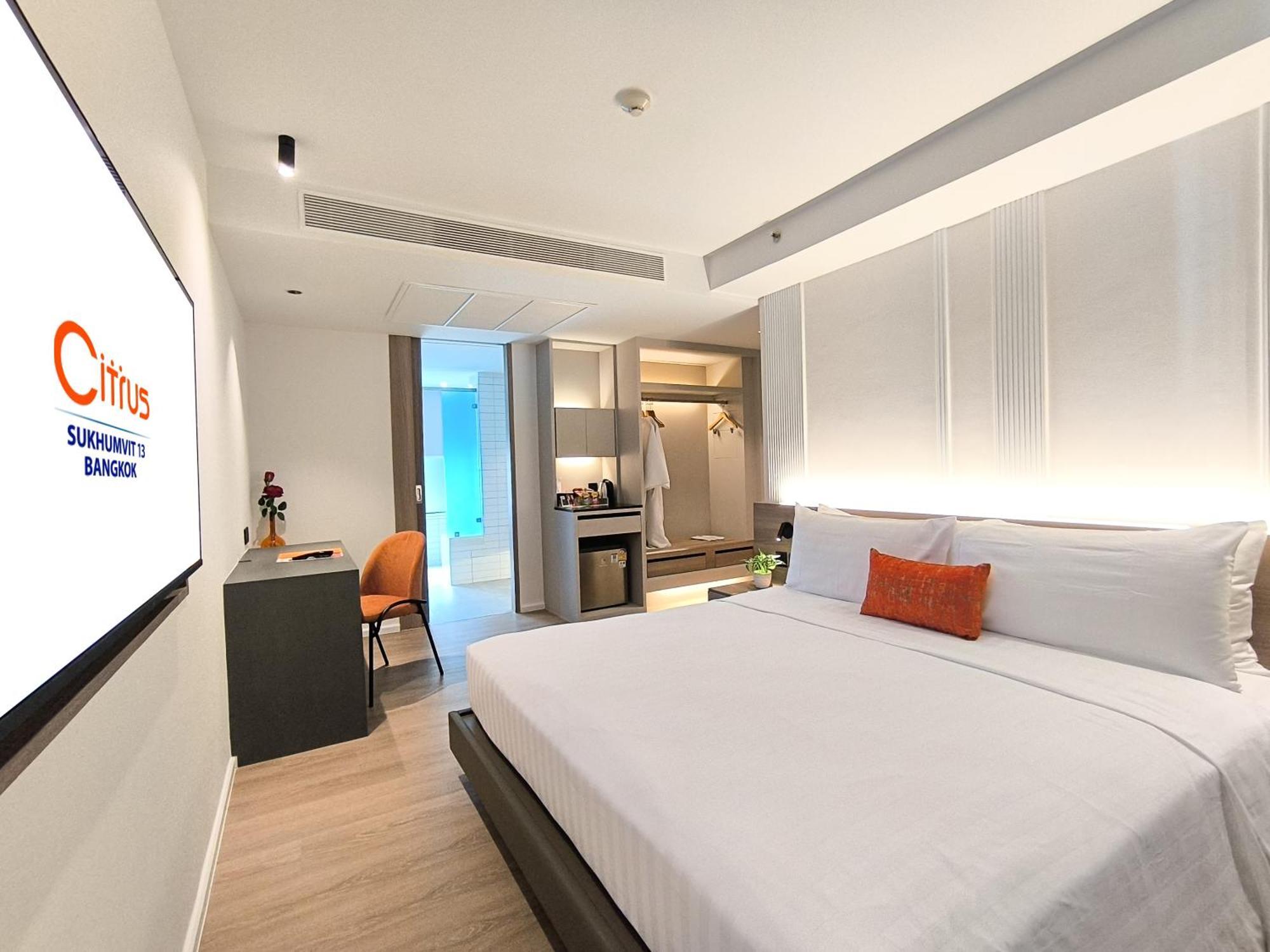 Citrus Sukhumvit 13 Nana Bangkok by Compass Hospitality Hotel Bagian luar foto