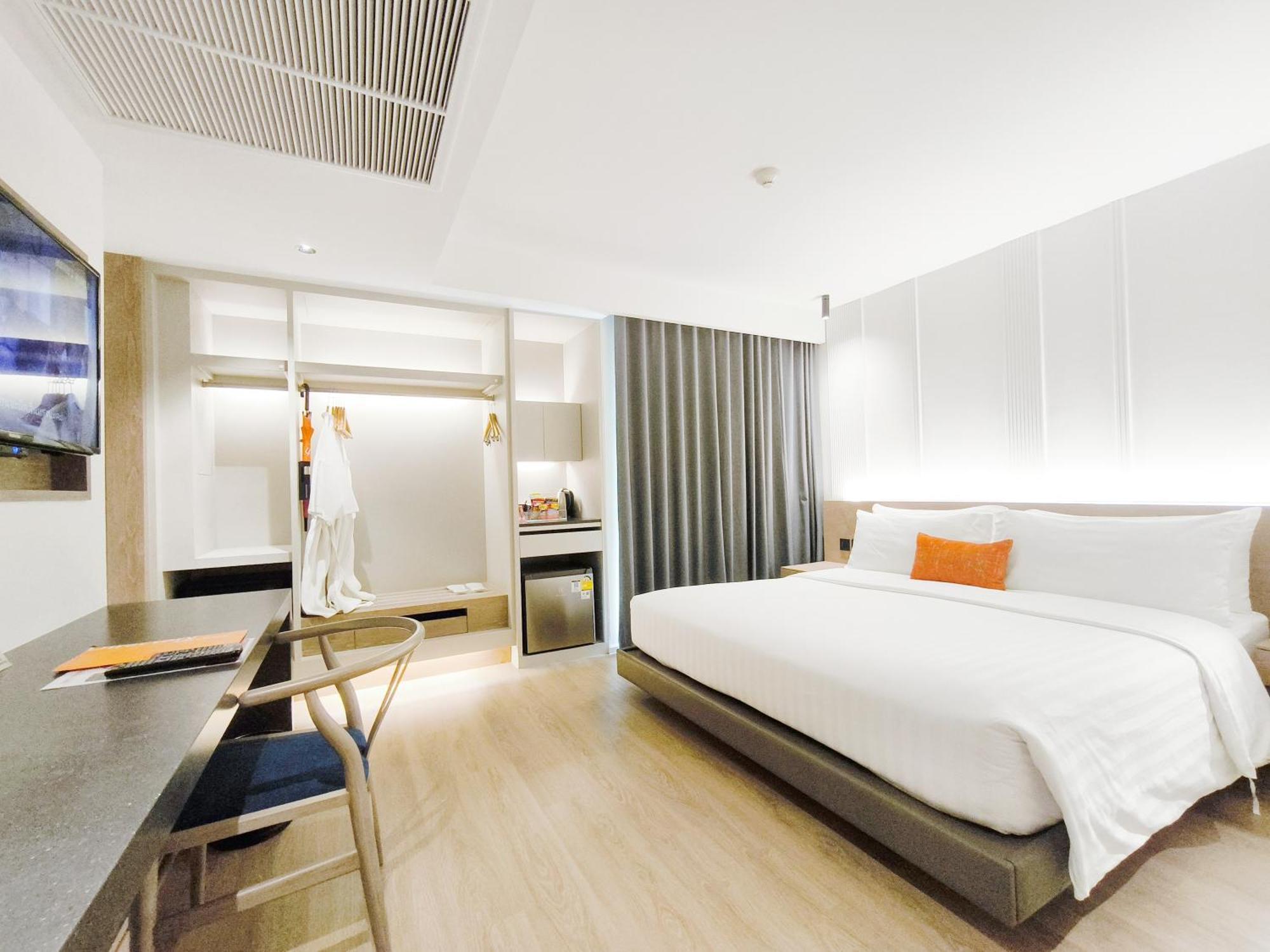 Citrus Sukhumvit 13 Nana Bangkok by Compass Hospitality Hotel Bagian luar foto