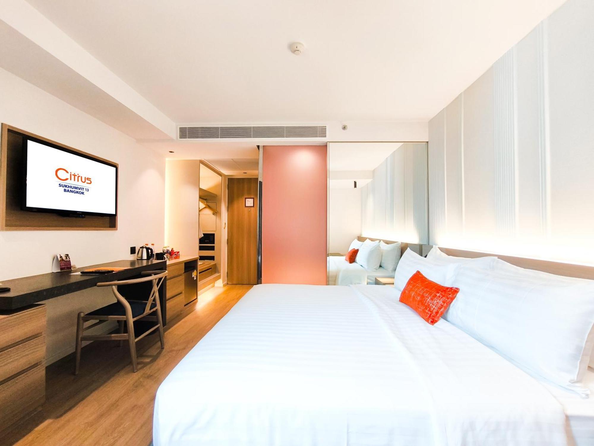 Citrus Sukhumvit 13 Nana Bangkok by Compass Hospitality Hotel Bagian luar foto
