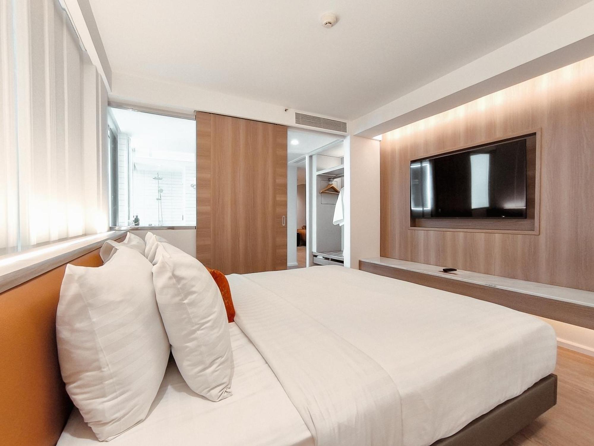 Citrus Sukhumvit 13 Nana Bangkok by Compass Hospitality Hotel Bagian luar foto